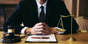 وکیل تعزیرات حکومتی