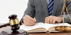 نقش وکیل در امور مالیاتی